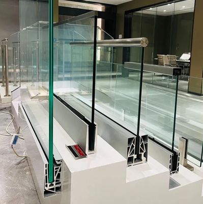 Position des garde-corps du pont Manches pour appartement de villégiature en aluminium en verre en U