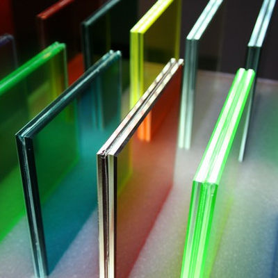 Verre stratifié trempé décoratif avec motifs personnalisés Idéal pour les projets de design d'intérieur