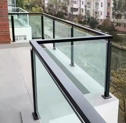 Escalier balustrade de verre S.S 304 316 Pointe en aluminium Balcon Barrière de verre Balustres de colonne pilier