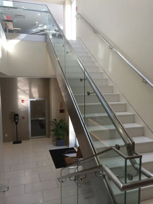 10 5+5 MM 553 Verre Clair Trempé Feuilleté Pour Escalier Avec Mains Courantes